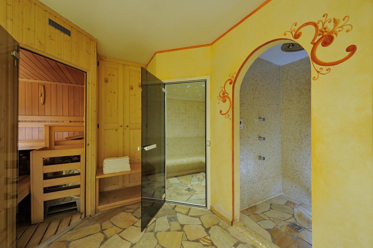 Chalet Dei Pini Aparthotel Madonna di Campiglio Exterior photo