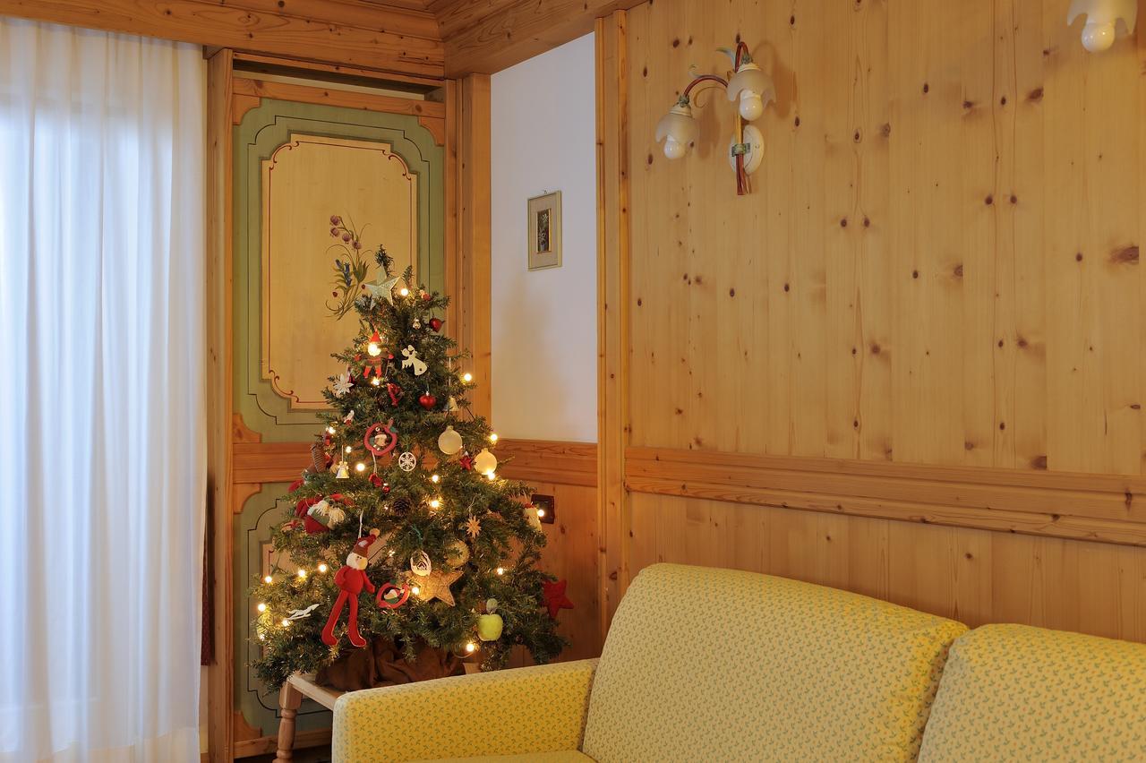 Chalet Dei Pini Aparthotel Madonna di Campiglio Exterior photo