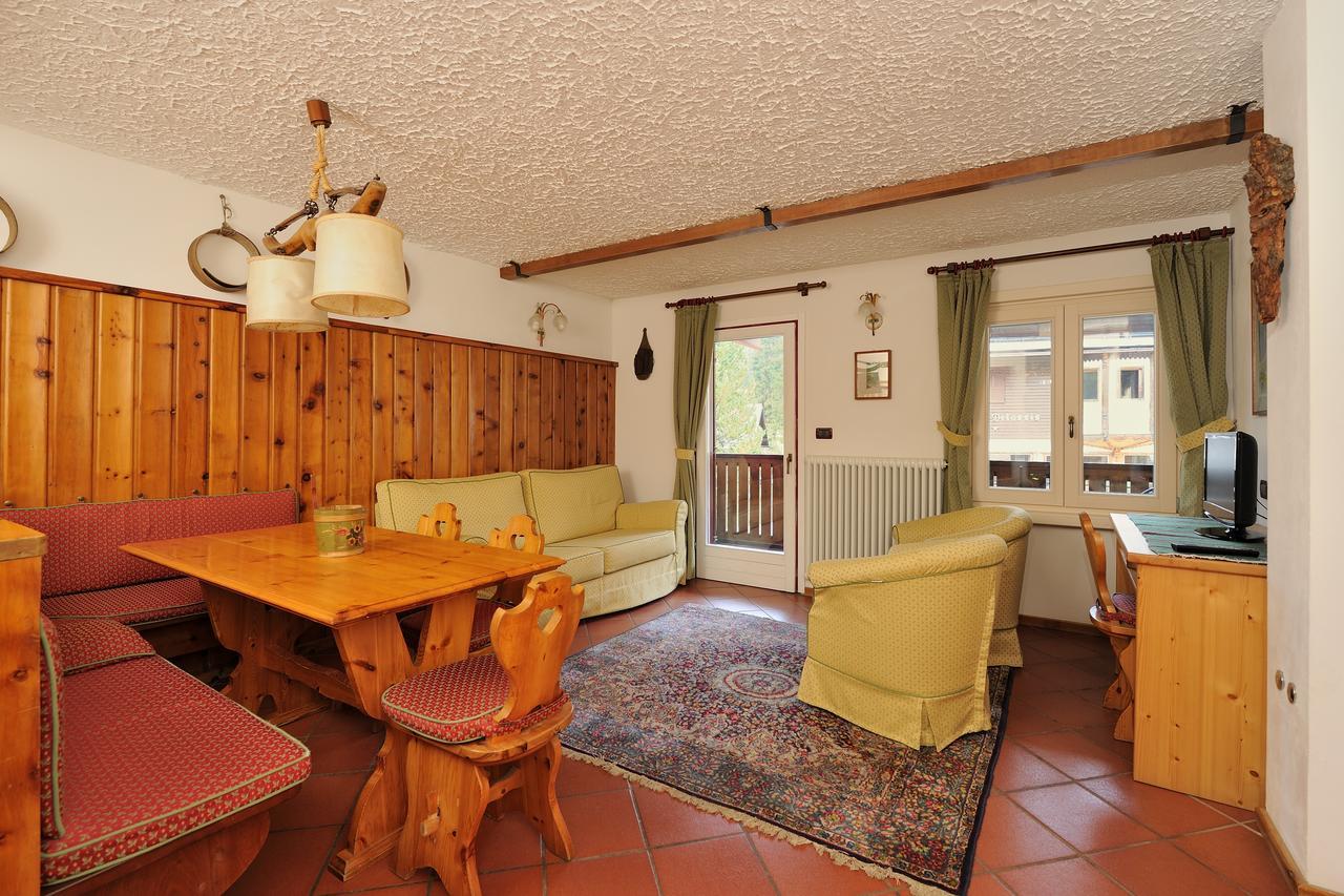 Chalet Dei Pini Aparthotel Madonna di Campiglio Exterior photo